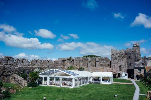 Manobier Castle wedding Photography-106
